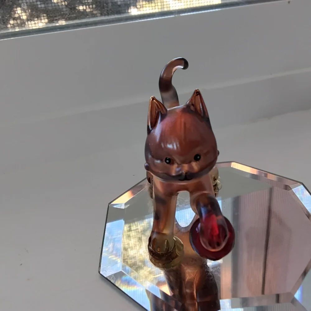 Art Glass Cat With Ball Ornament On Reflective Mirrored Base